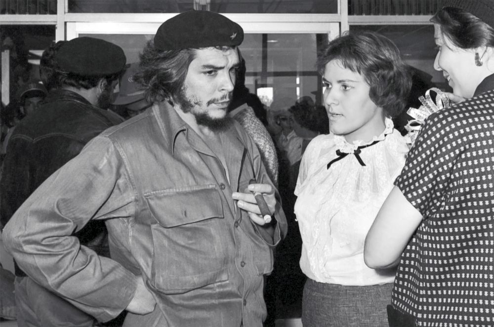 Che  hier im Gespräch mit seiner Frau Aleida March