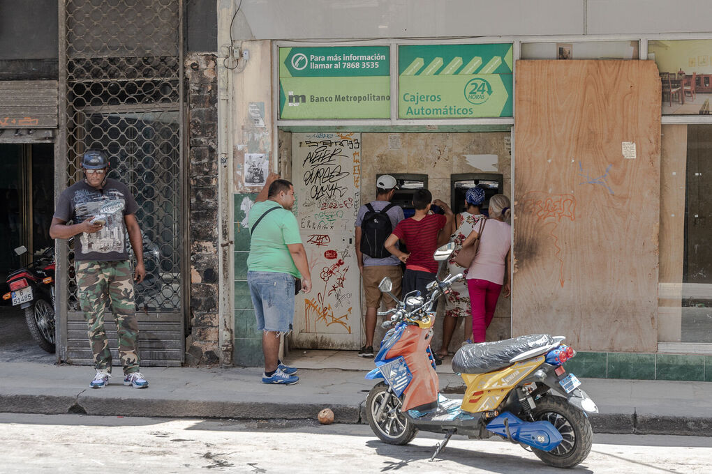 Geldautomaten in Havanna